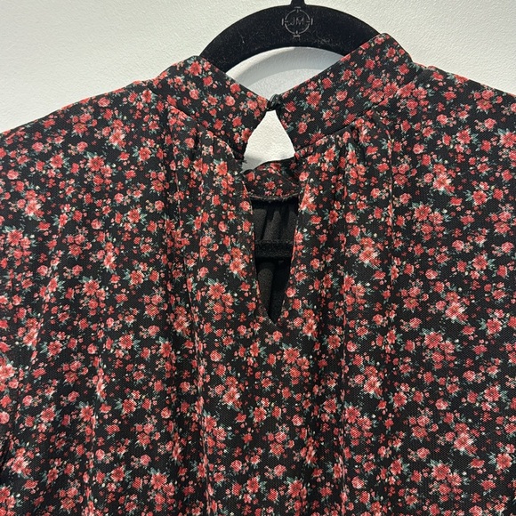 Sadie and Sage mini black dress w/red rose print and ruffles size M gently worn - Picture 7 of 9
